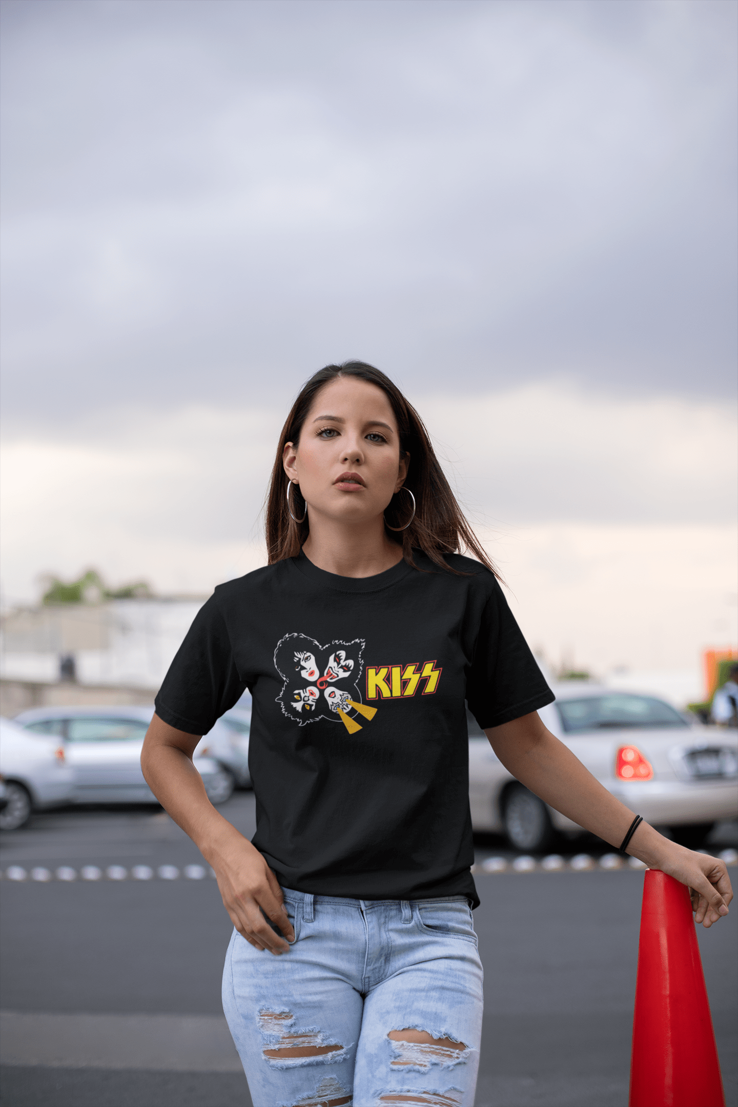 t-krekls ar apdruku “KISS”, dāvana sievietei