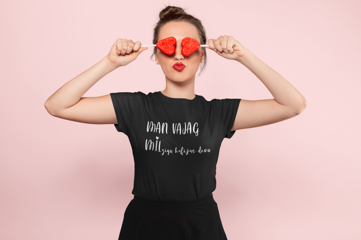 t-krekls ar apdruku “Man vajag MILzīgu kafijas devu”, dāvana sievietei