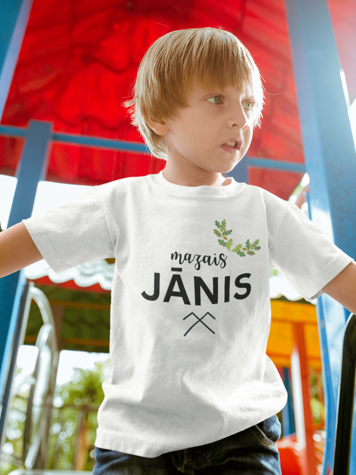 t-krekls ar apdruku "Mazais Jānis", dāvana Jānim, dāvana bērnam, dāvana bērniem, dāvana Jāņos, dāvana Līgo, Līgo, Jāņi, vasaras saulgrieži